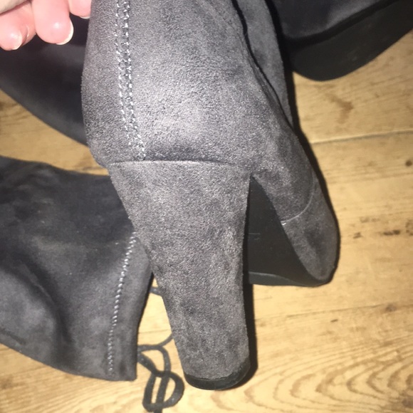 Gray thigh high boots - Picture 3 of 3